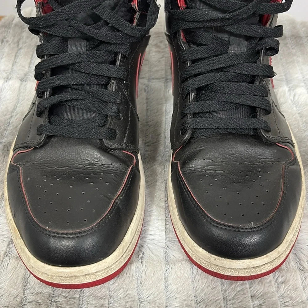 Jordan 1 Mid “Black Red” Sz 12